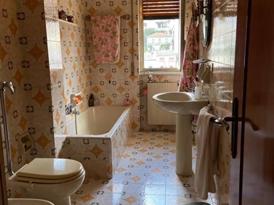 Immagine 4 di Appartamento in vendita  in VIALE MEDAGLIE D'ORO a Modica