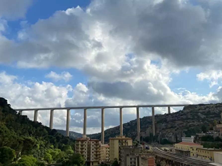 Immagine 8 di Appartamento in vendita  in VIALE MEDAGLIE D'ORO a Modica