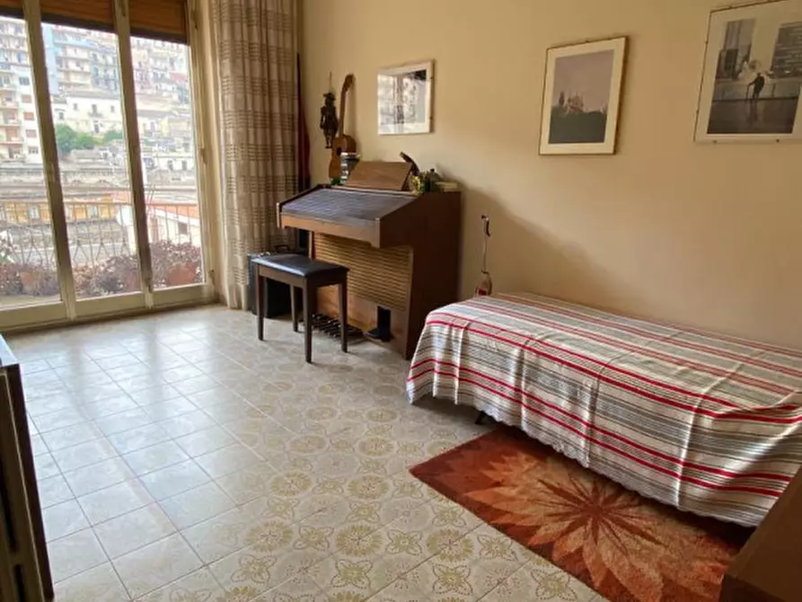 Immagine 12 di Appartamento in vendita  in VIALE MEDAGLIE D'ORO a Modica