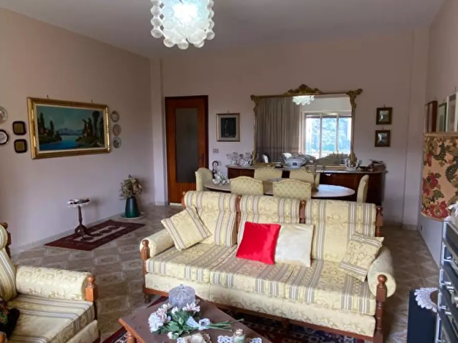 Immagine 18 di Appartamento in vendita  in VIALE MEDAGLIE D'ORO a Modica