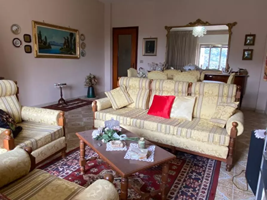 Immagine 19 di Appartamento in vendita  in VIALE MEDAGLIE D'ORO a Modica