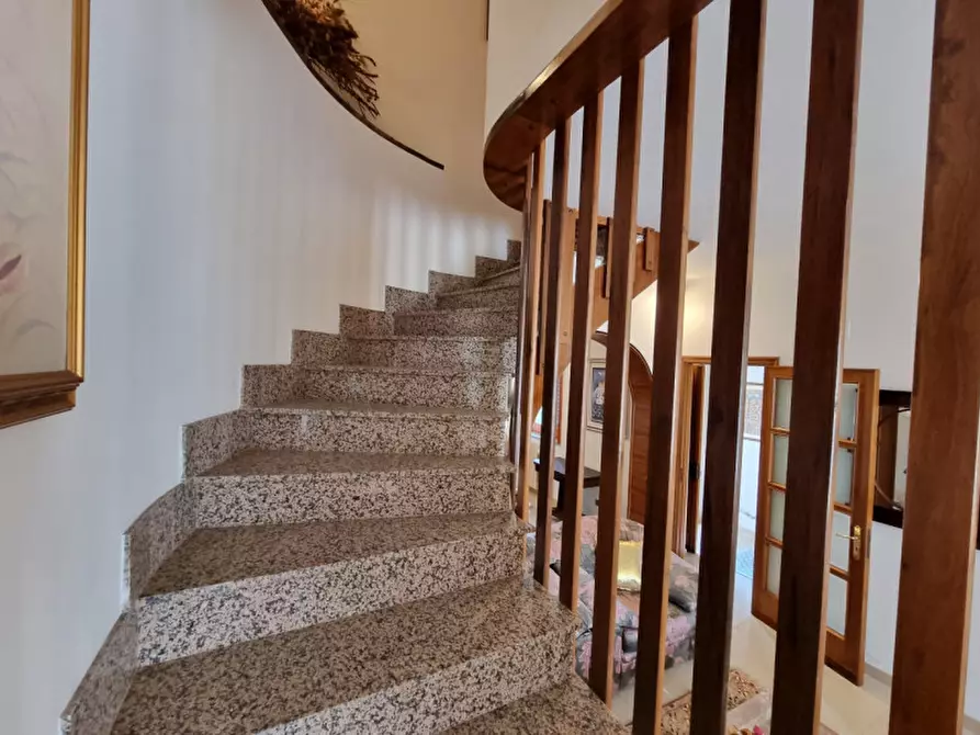 Immagine 36 di Villa in vendita  in Via del Mandorlo a Milazzo