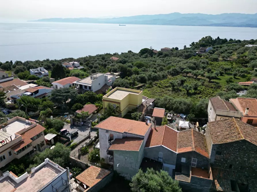 Immagine 39 di Villa in vendita  in Via del Mandorlo a Milazzo