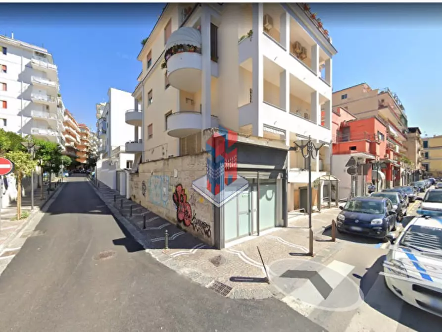 Immagine 3 di Negozio in vendita  in PORTICI CENTRO - LOCALE COMMERCIALE - ATTUALMENTE LOCATO a Portici