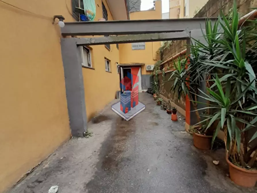 Immagine 7 di Negozio in vendita  in PORTICI CENTRO - LOCALE COMMERCIALE - ATTUALMENTE LOCATO a Portici