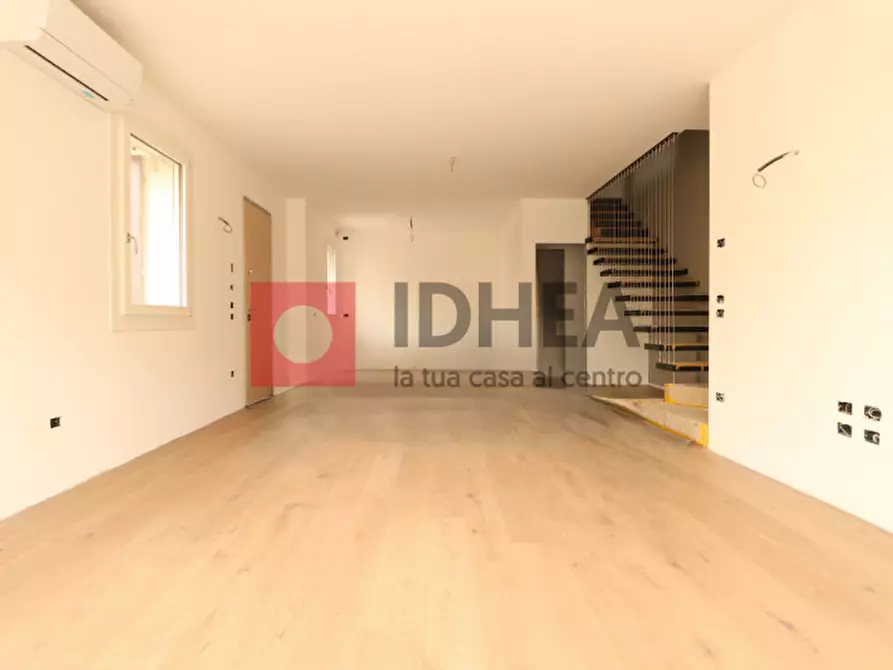 Immagine 1 di Casa bifamiliare in vendita  a Treviso
