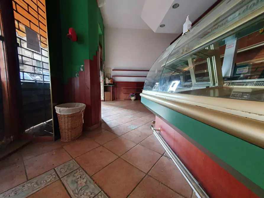 Immagine 13 di Negozio in vendita  in VIA FABBRONI a Firenze