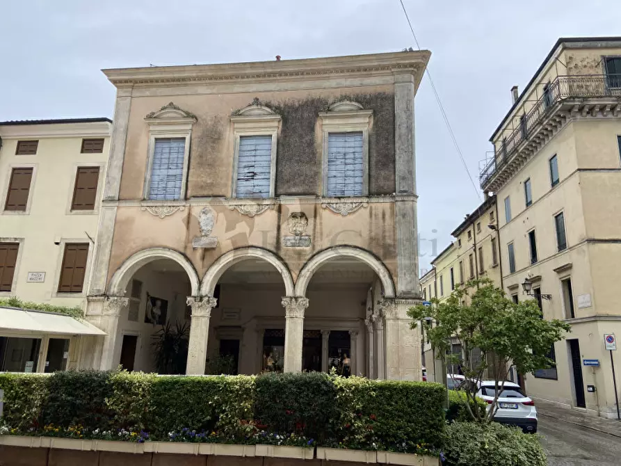 Immagine 1 di Palazzo in vendita  a Cologna Veneta