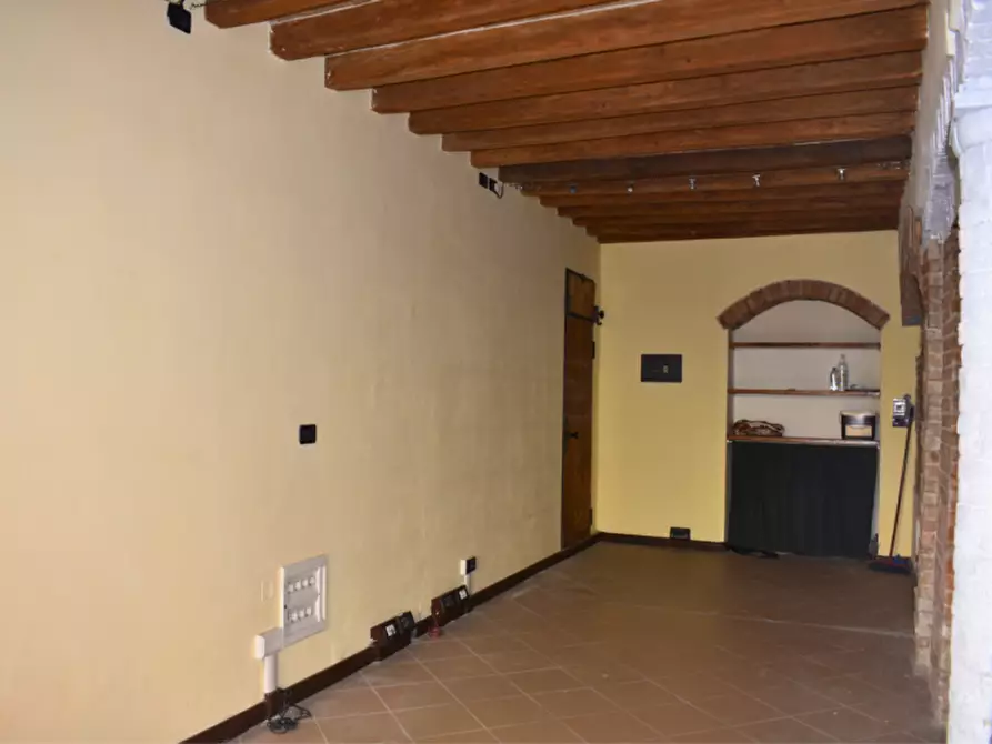 Immagine 6 di Negozio in vendita  in Strada Repubblica a Parma