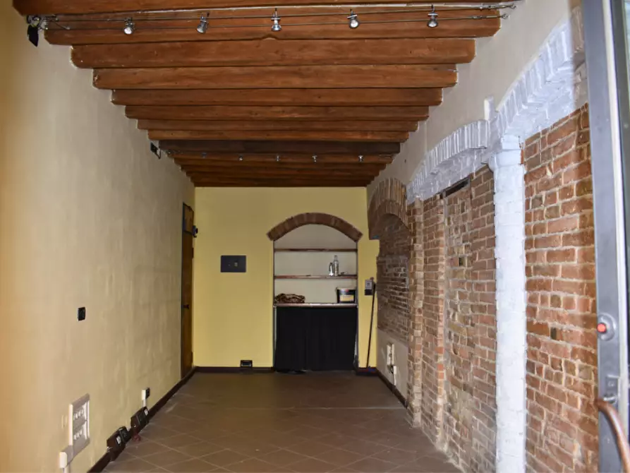 Immagine 10 di Negozio in vendita  in Strada Repubblica a Parma