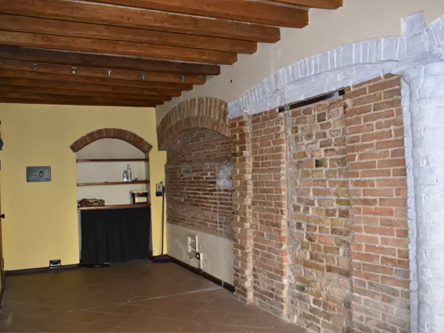 Immagine 12 di Negozio in vendita  in Strada Repubblica a Parma