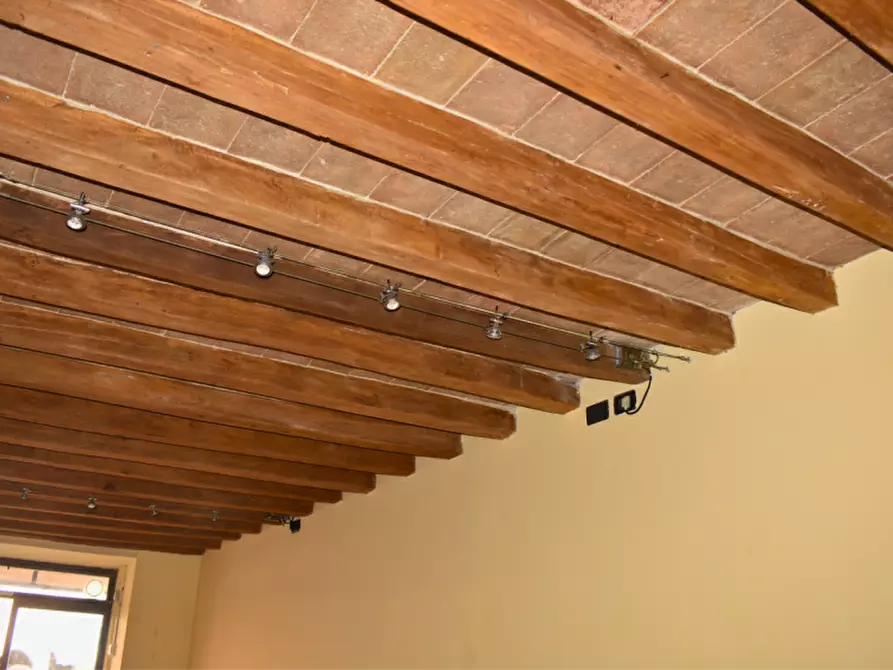 Immagine 15 di Negozio in vendita  in Strada Repubblica a Parma