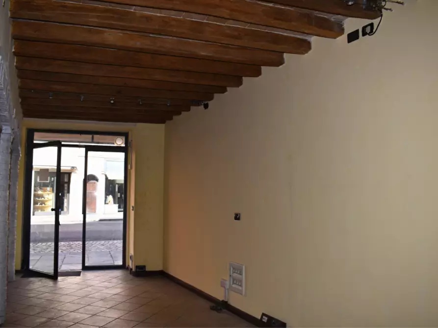 Immagine 16 di Negozio in vendita  in Strada Repubblica a Parma