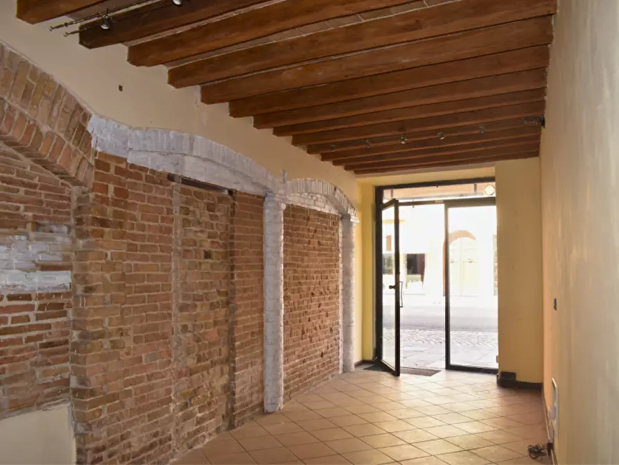 Immagine 17 di Negozio in vendita  in Strada Repubblica a Parma