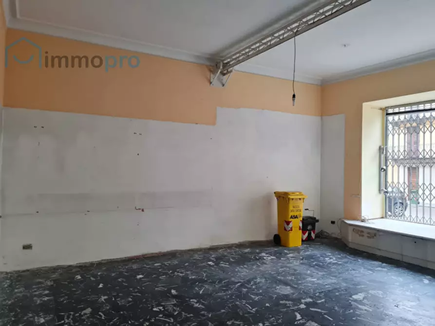 Immagine 2 di Negozio in vendita  in Piazza Boetto 1 a Cuorgnè