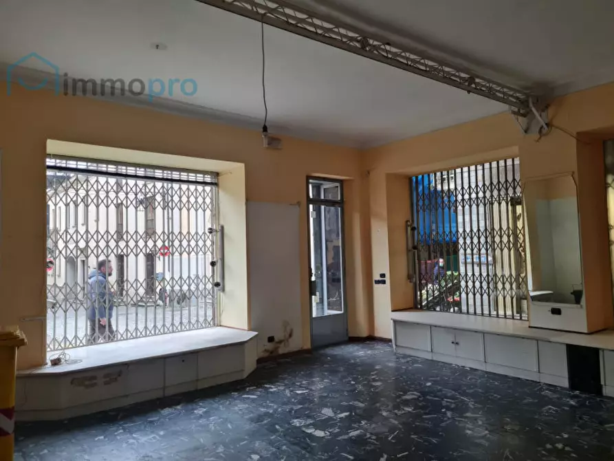 Immagine 4 di Negozio in vendita  in Piazza Boetto 1 a Cuorgnè
