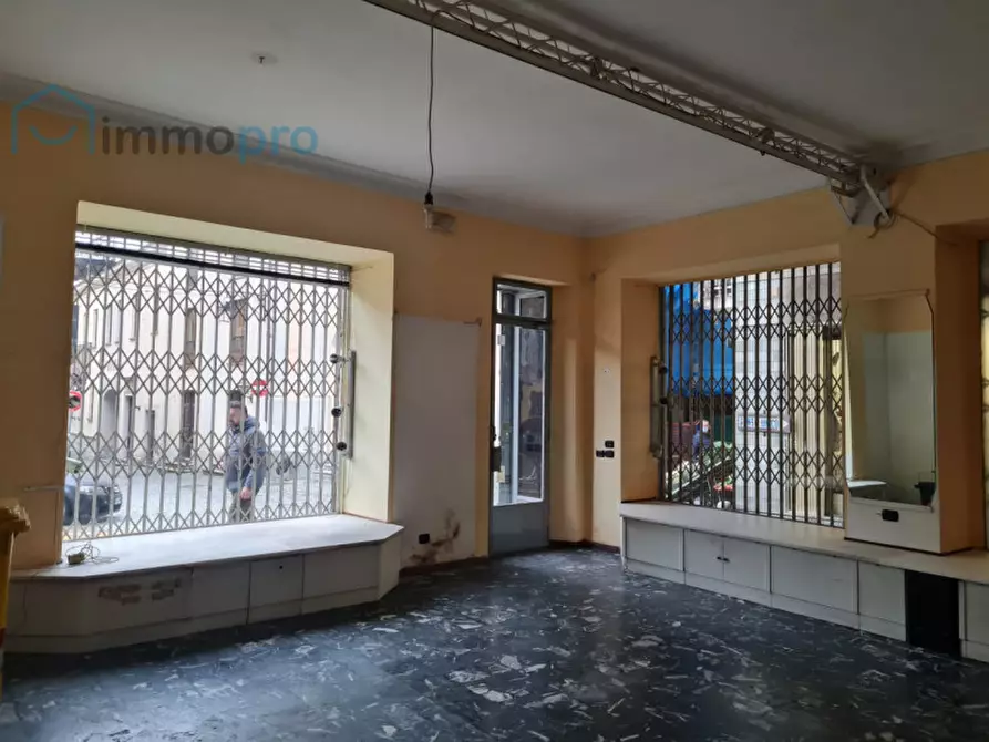 Immagine 6 di Negozio in vendita  in Piazza Boetto 1 a Cuorgnè