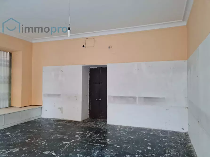 Immagine 8 di Negozio in vendita  in Piazza Boetto 1 a Cuorgnè