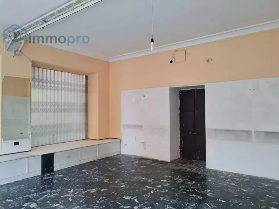Immagine 9 di Negozio in vendita  in Piazza Boetto 1 a Cuorgnè