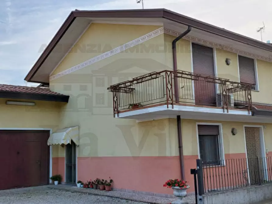 Immagine 1 di Casa bifamiliare in vendita  in Via Isola n. 35 a Piazzola Sul Brenta
