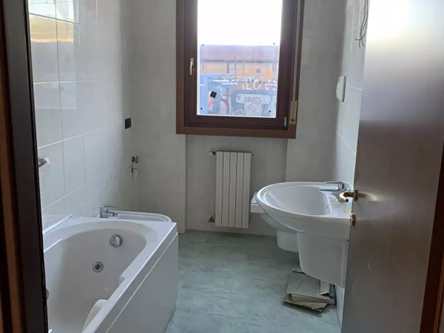 Immagine 7 di Appartamento in affitto  a Verona