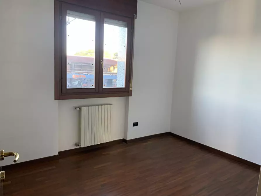 Immagine 8 di Appartamento in affitto  a Verona