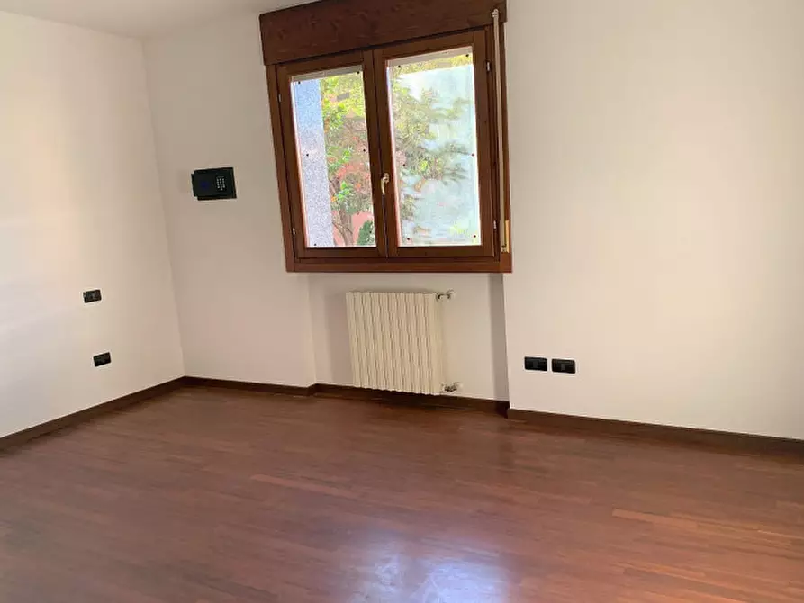 Immagine 12 di Appartamento in affitto  a Verona