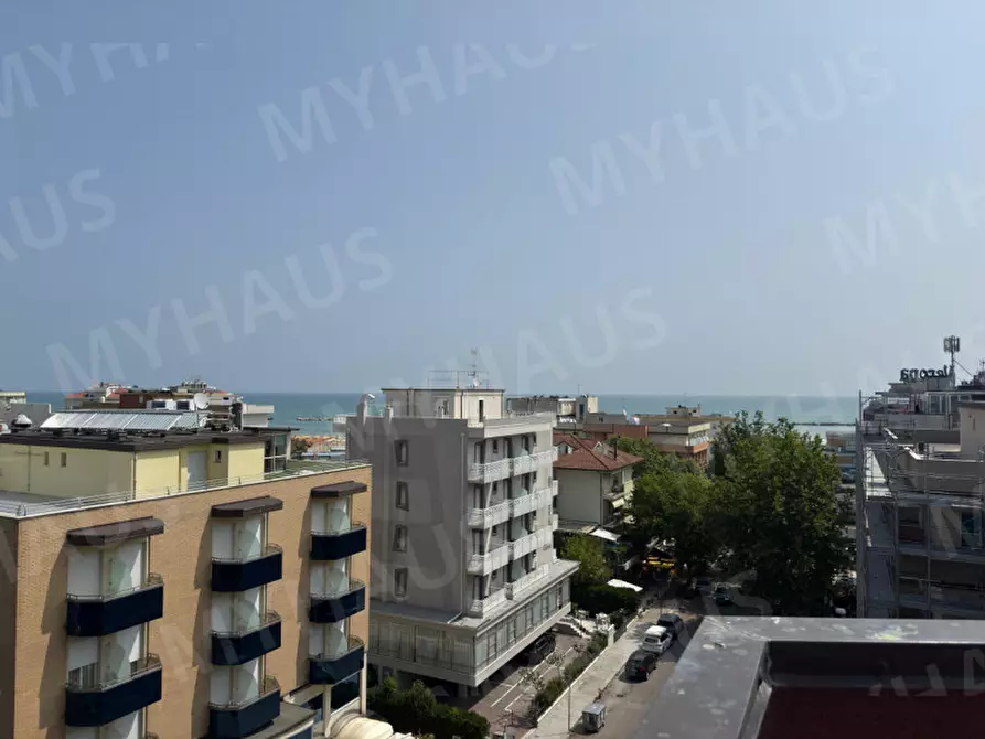 Immagine 2 di Appartamento in vendita  in Viale Raffaello Sanzio 36 a Cesenatico
