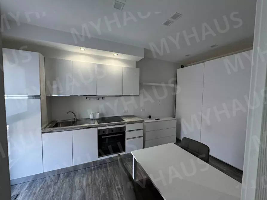 Immagine 3 di Appartamento in vendita  in Viale Raffaello Sanzio 36 a Cesenatico