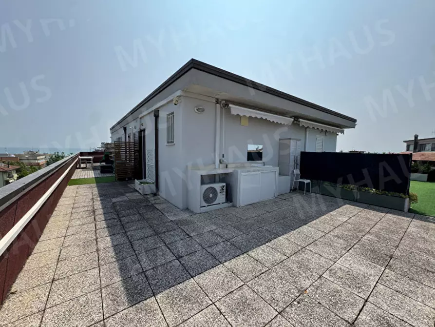 Immagine 14 di Appartamento in vendita  in Viale Raffaello Sanzio 36 a Cesenatico