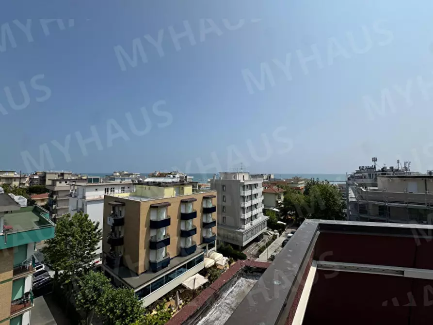 Immagine 15 di Appartamento in vendita  in Viale Raffaello Sanzio 36 a Cesenatico