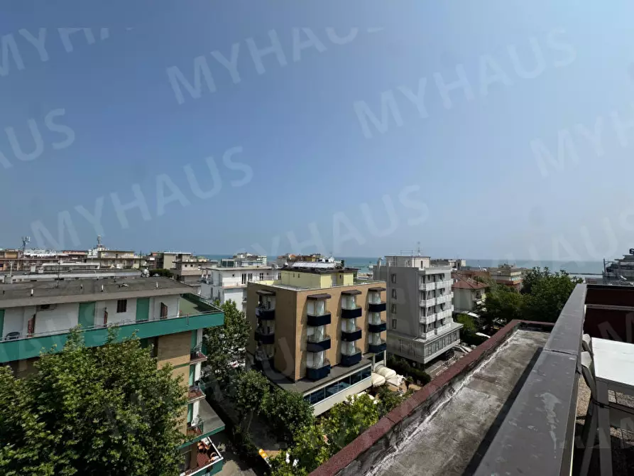 Immagine 16 di Appartamento in vendita  in Viale Raffaello Sanzio 36 a Cesenatico