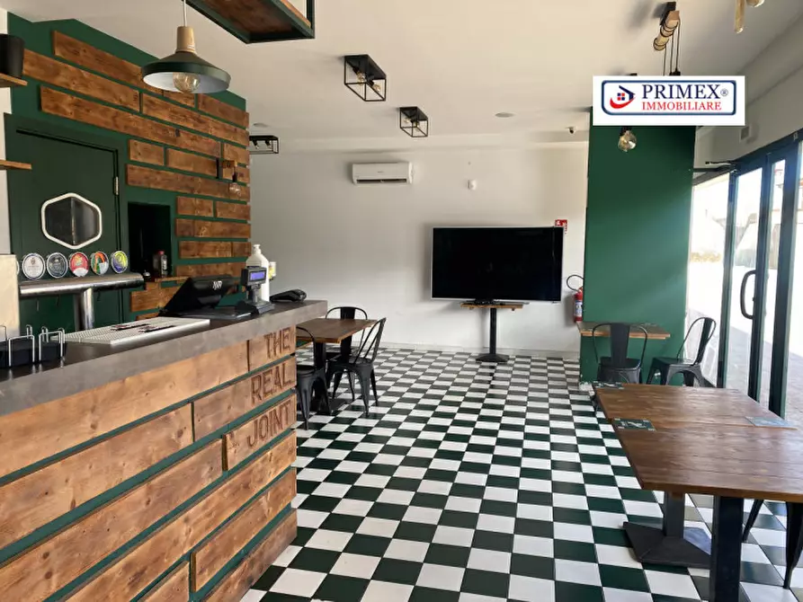 Immagine 5 di Negozio in vendita  in Largo Benito Jacovitti a Roma