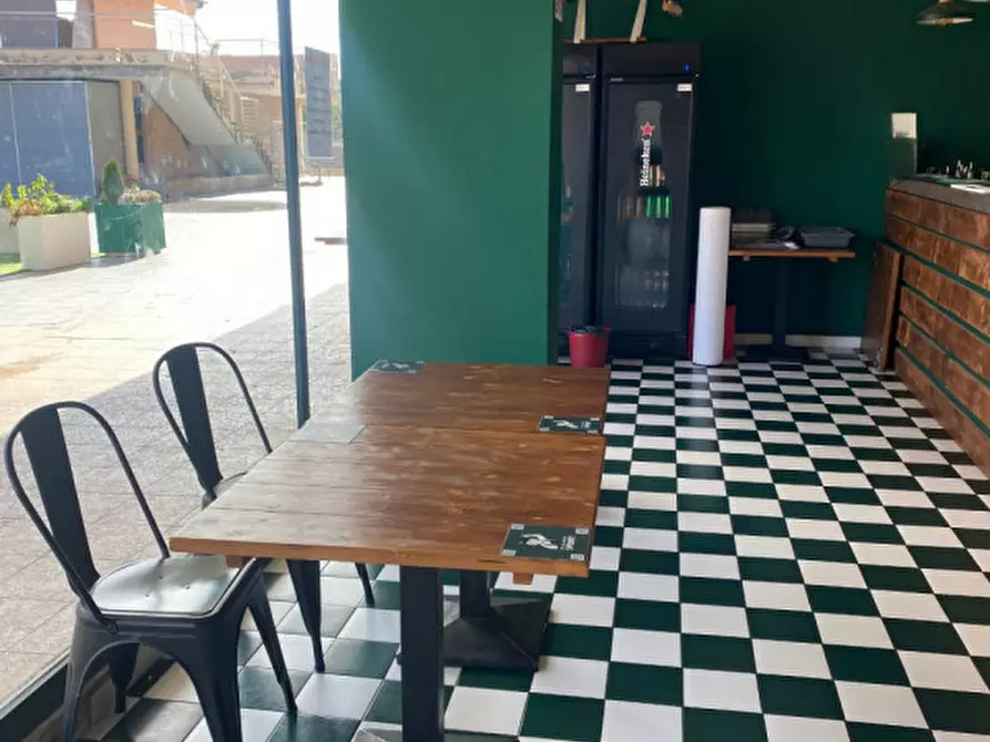 Immagine 6 di Negozio in vendita  in Largo Benito Jacovitti a Roma