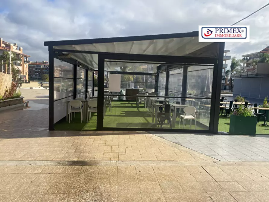 Immagine 13 di Negozio in vendita  in Largo Benito Jacovitti a Roma