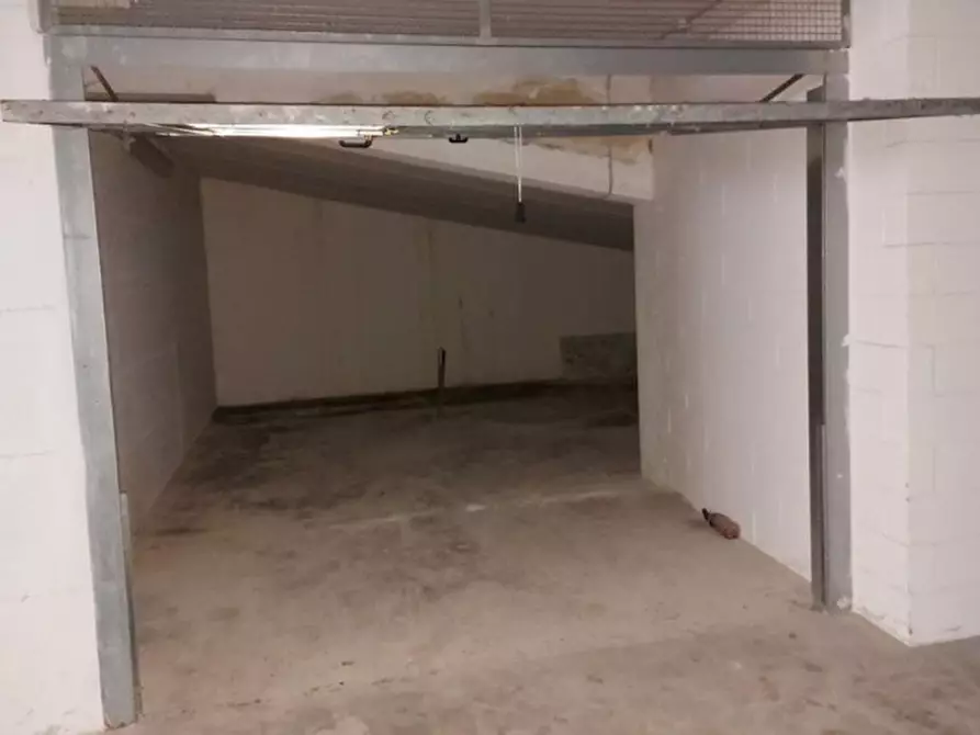 Immagine 1 di Garage in vendita  in Via Albania a Porto Sant'elpidio