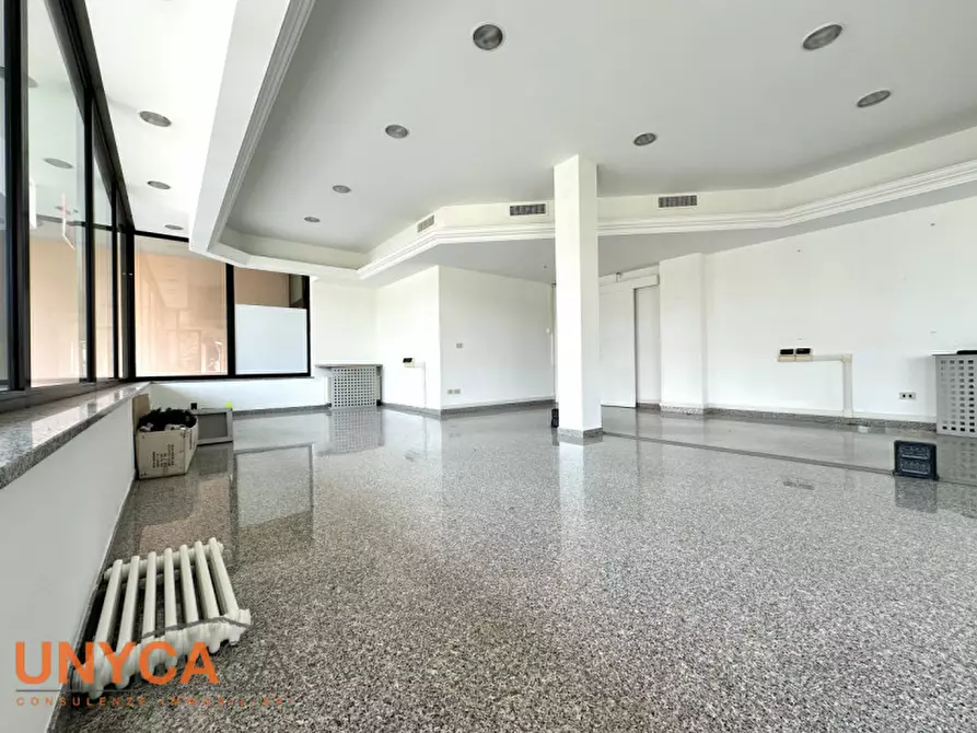 Immagine 5 di Negozio in affitto  in Via Roma a Selvazzano Dentro