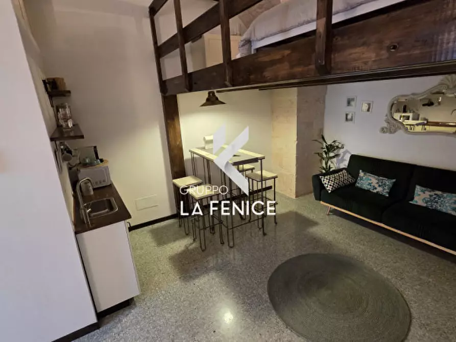Immagine 30 di Monolocale in vendita  in Via Giovanni Basile a Locorotondo