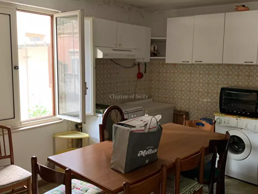 Immagine 2 di Casa indipendente in vendita  in Via Saverio Iachinoto a Modica