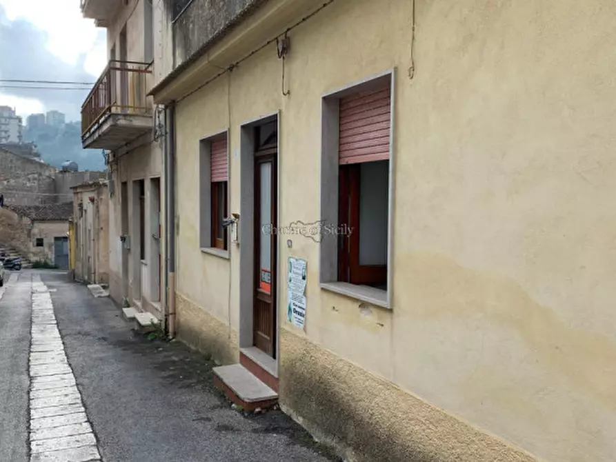Immagine 10 di Casa indipendente in vendita  in Via Saverio Iachinoto a Modica