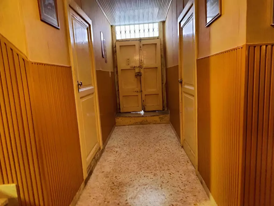 Immagine 16 di Palazzo in vendita  in Via Vicolo delle fate a Padula