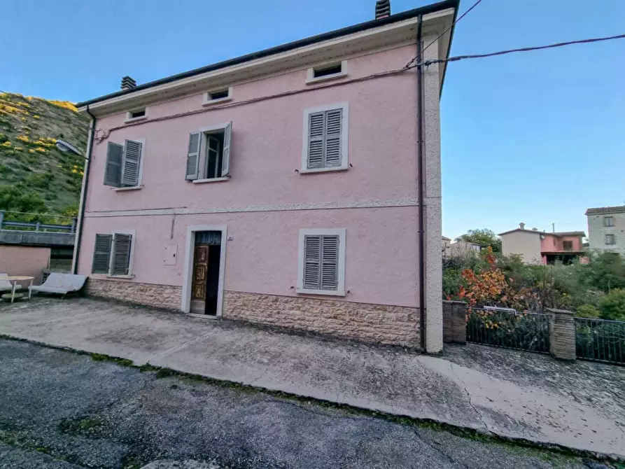 Immagine 1 di Casa indipendente in vendita  in Abbadia di Naro a Cagli