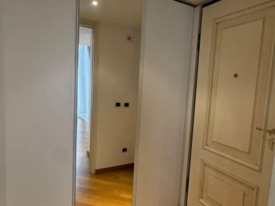 Immagine 8 di Appartamento in affitto  in VIA DELLA CISTERNA a Roma