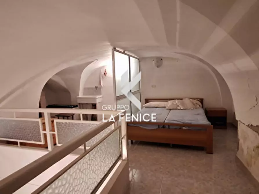 Immagine 21 di Casa indipendente in vendita  in via Vittorio Veneto a Locorotondo