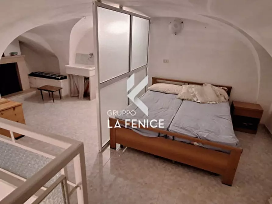 Immagine 22 di Casa indipendente in vendita  in via Vittorio Veneto a Locorotondo