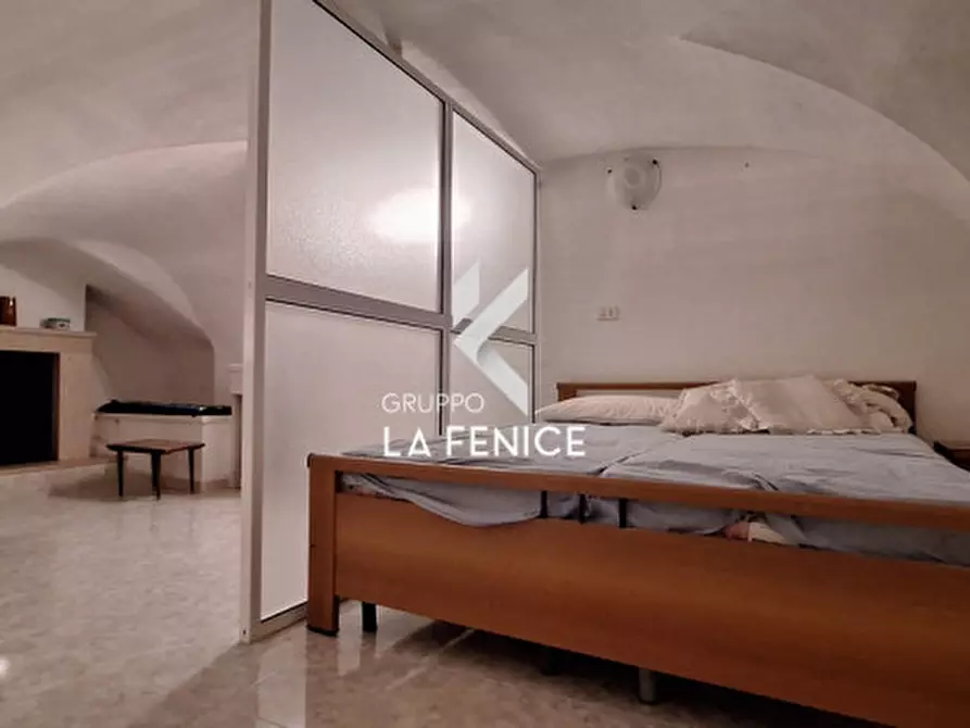 Immagine 28 di Casa indipendente in vendita  in via Vittorio Veneto a Locorotondo