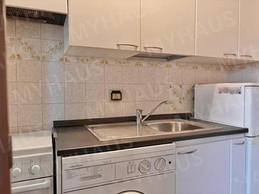 Immagine 2 di Appartamento in vendita  in viale mantegna 17 a Cesenatico