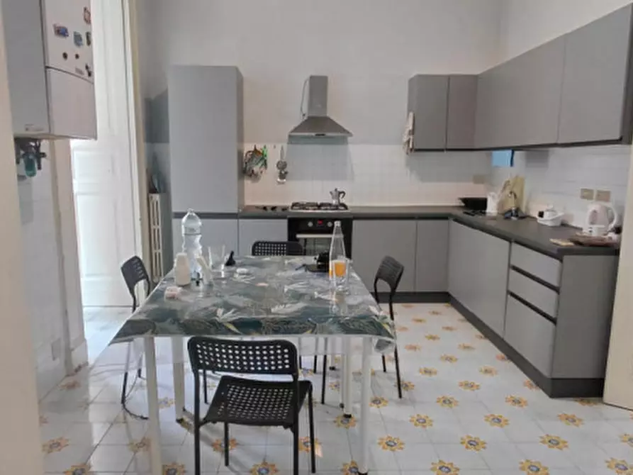 Immagine 37 di Appartamento in affitto  in Piazza Amedeo a Napoli