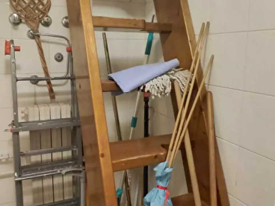 Immagine 43 di Appartamento in affitto  in Piazza Amedeo a Napoli