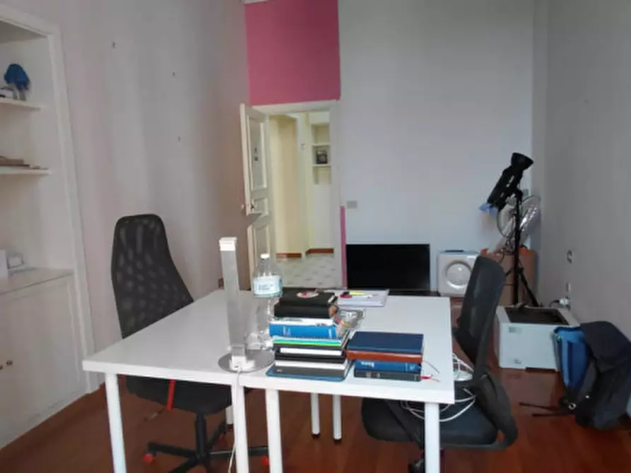 Immagine 47 di Appartamento in affitto  in Piazza Amedeo a Napoli